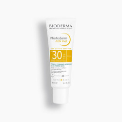Bioderma - Photoderm AKN Mat SPF30+ Αντηλιακή κρέμα προσώπου για μικτό προς λιπαρό δέρμα - 40ml